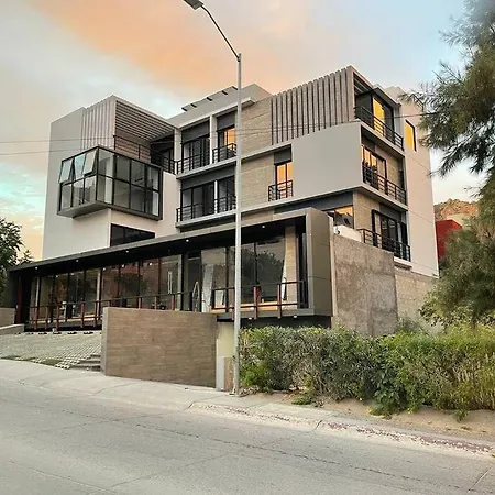 Hermoso Condominio, Cerca De La Marina De Cabo!